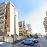 San Paolo  2 � Di costruzione pi� recente � il �San Paolo 2�, che rappresenta l�espansione della parte pi� moderna del rione verso la zona aeroportuale. A sud l�area confina con l�Ospedale San Paolo e con la zona di Santa Cecilia, attaccata al quartiere ma appartenente al comune di Modugno